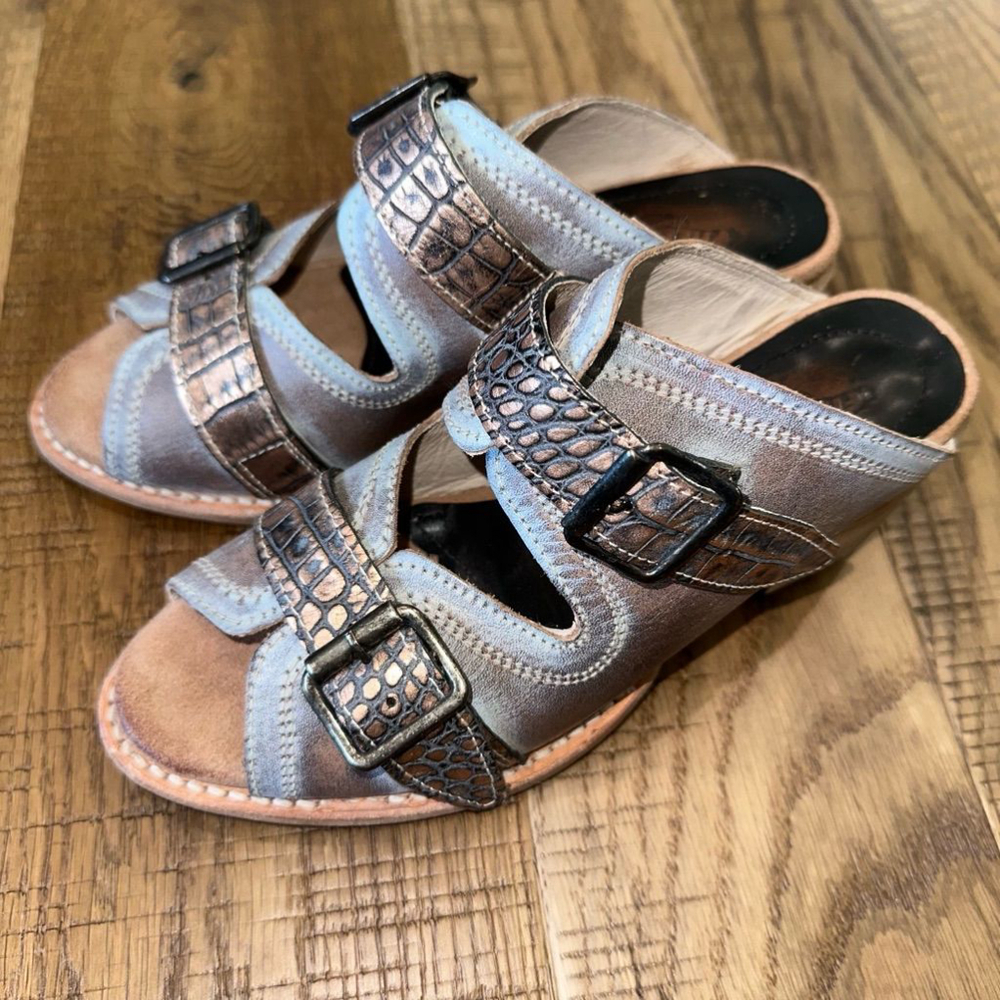 Freebird by Steven Women’s Copper Blue Croc Caprice Leather Mule Sandals Size 7